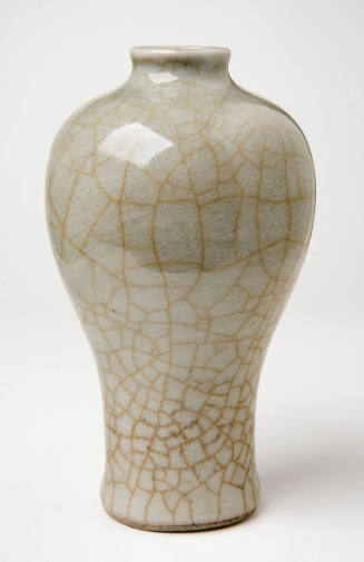 Meiping Porcelain Vase with Crackle Glaze