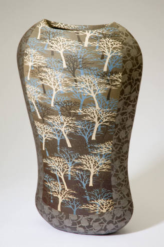 Vase with Japanese zelkova tree design