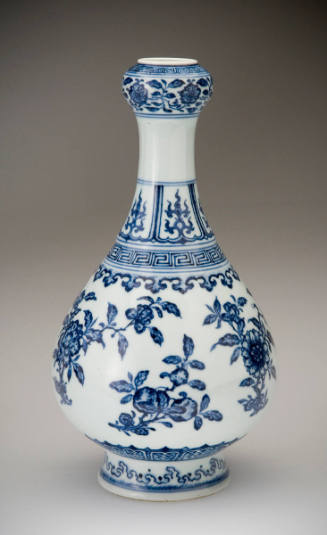 Garlic-head Vase with Design of Fruit and Floral Sprays (Blue-and-white ware)