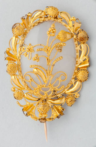 Gold Filigree and Pale Glass Set: Brooch