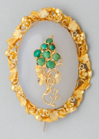 Gold Filigree and Glass Brooch
